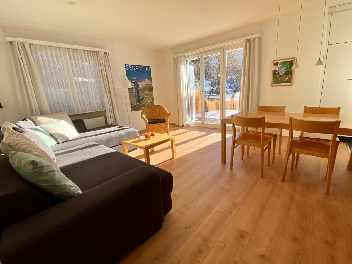 Ferienwohnung Casa Zundregn - Ein Bijou Mit Privater Terrasse Und E-Mobility Savognin Exterior foto